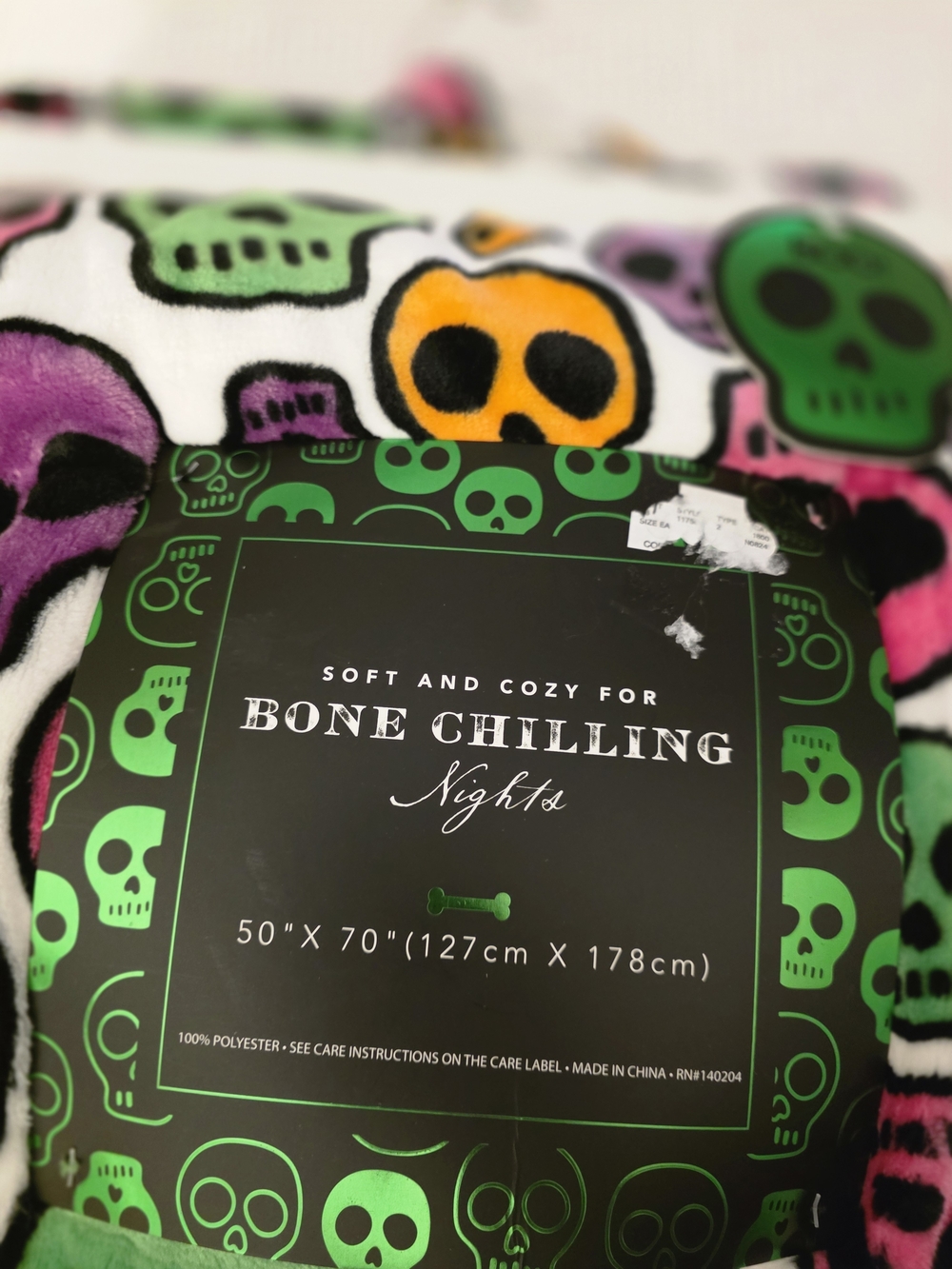 Bone Chilling Nights Skull Print Plush Throw Blanket - Multicolor